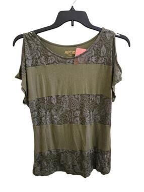 Very Good L green Apt. 9 Blouse